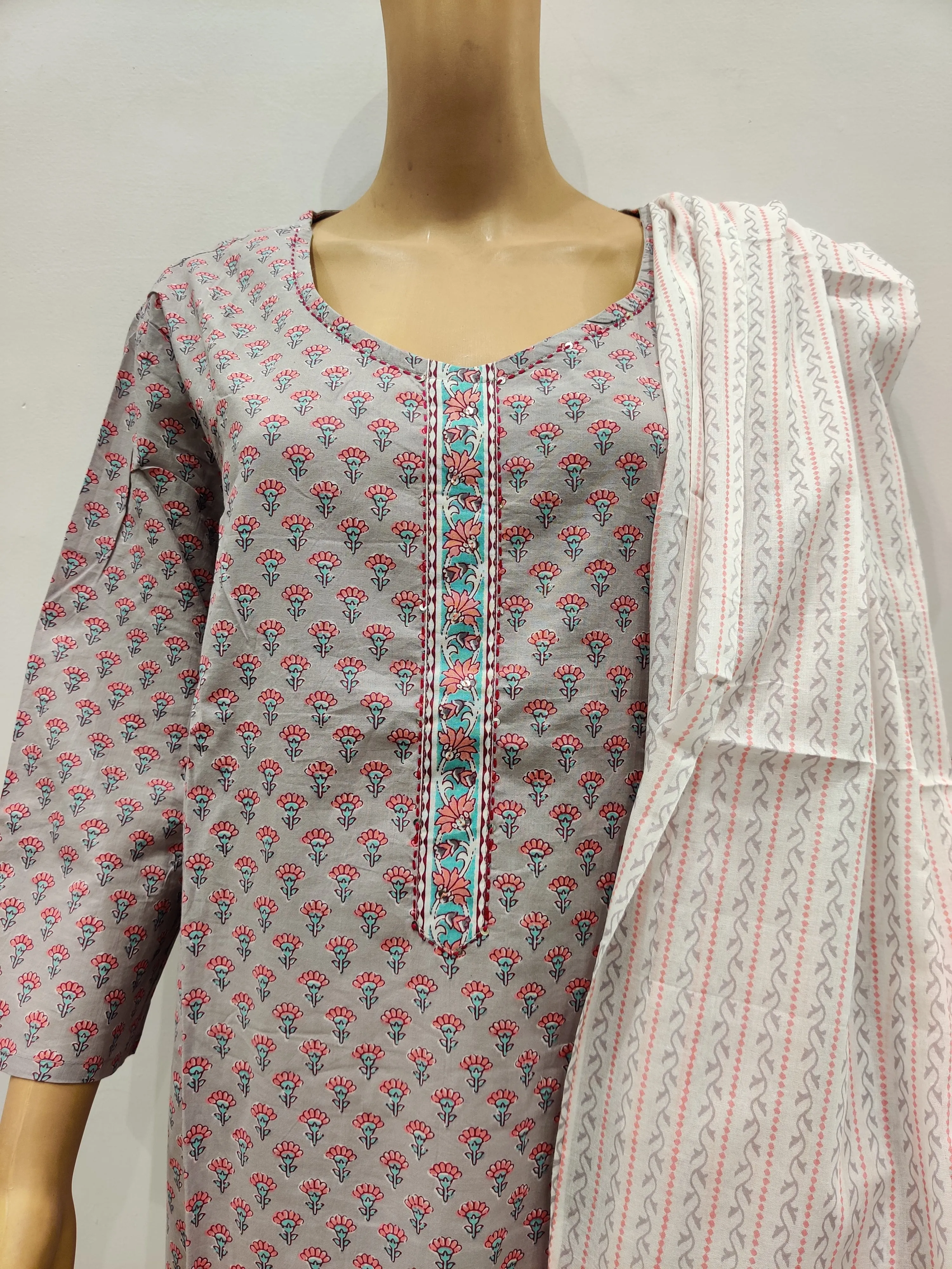 Deutzia Kurta pant with dupatta set