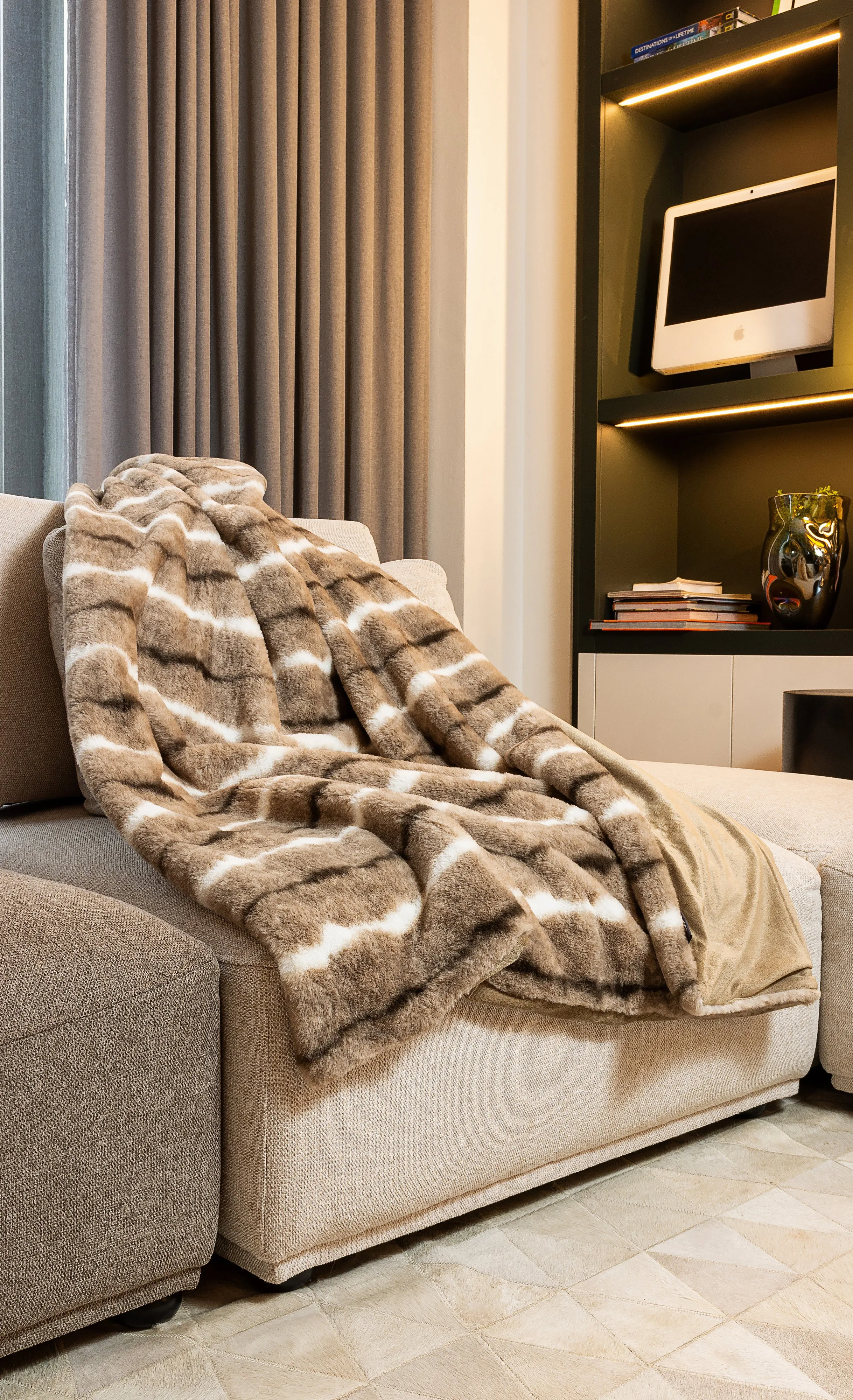 Luxe Home Decor Classic Faux Fur Throw-1-Piece