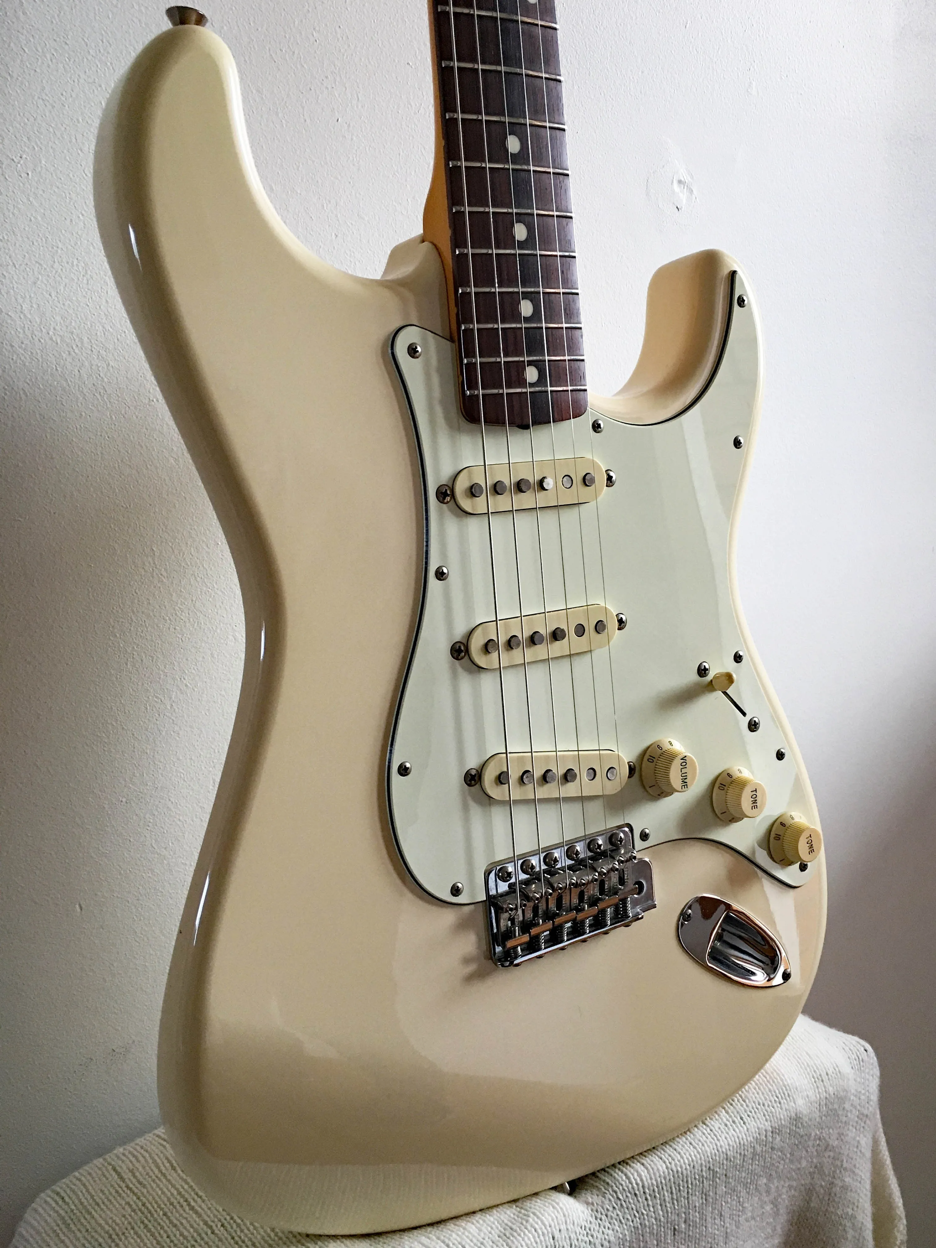 Used Fender Stratocaster '62 Reissue Vintage White