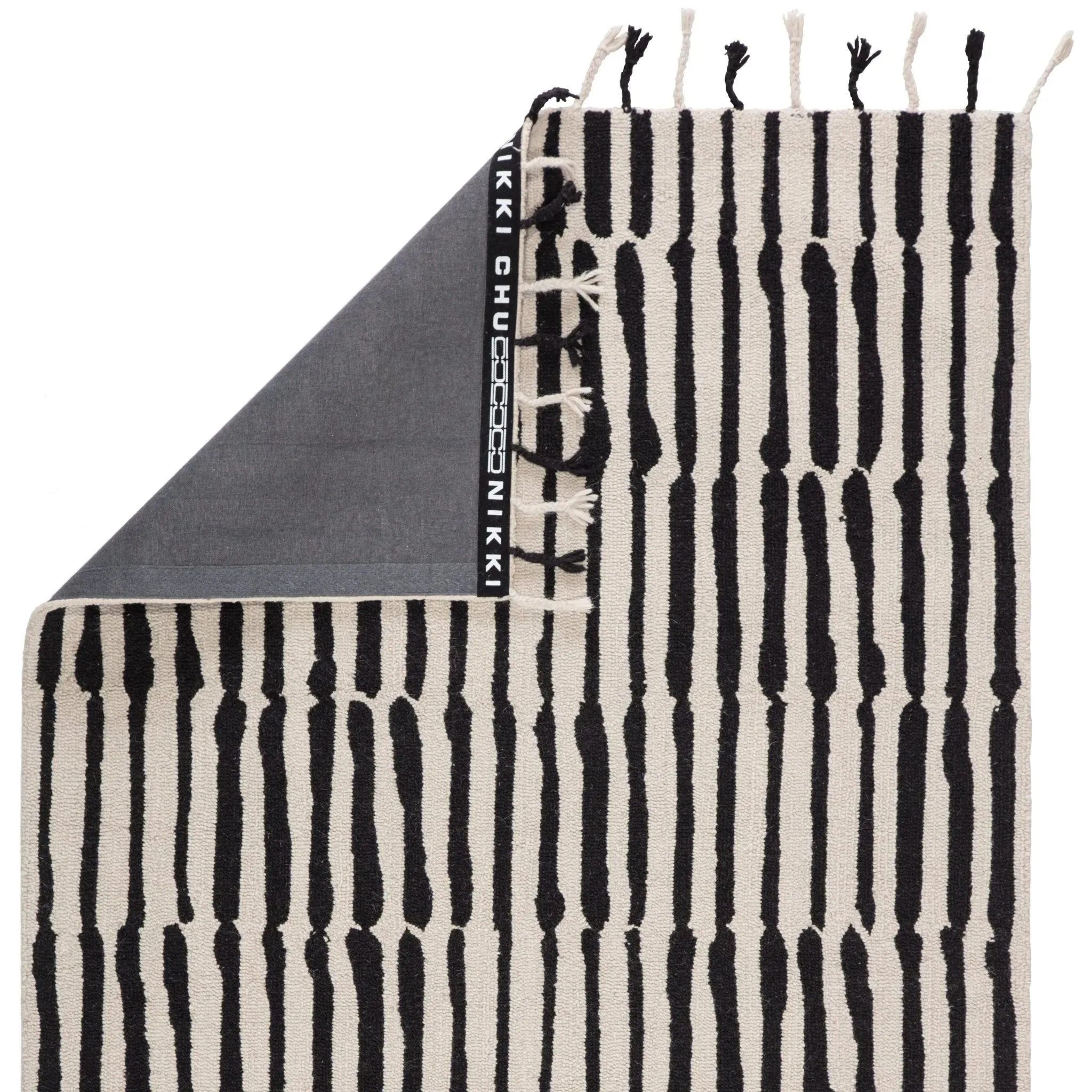 Vera By Nikki Chu VNK08 Black/Ivory Rug