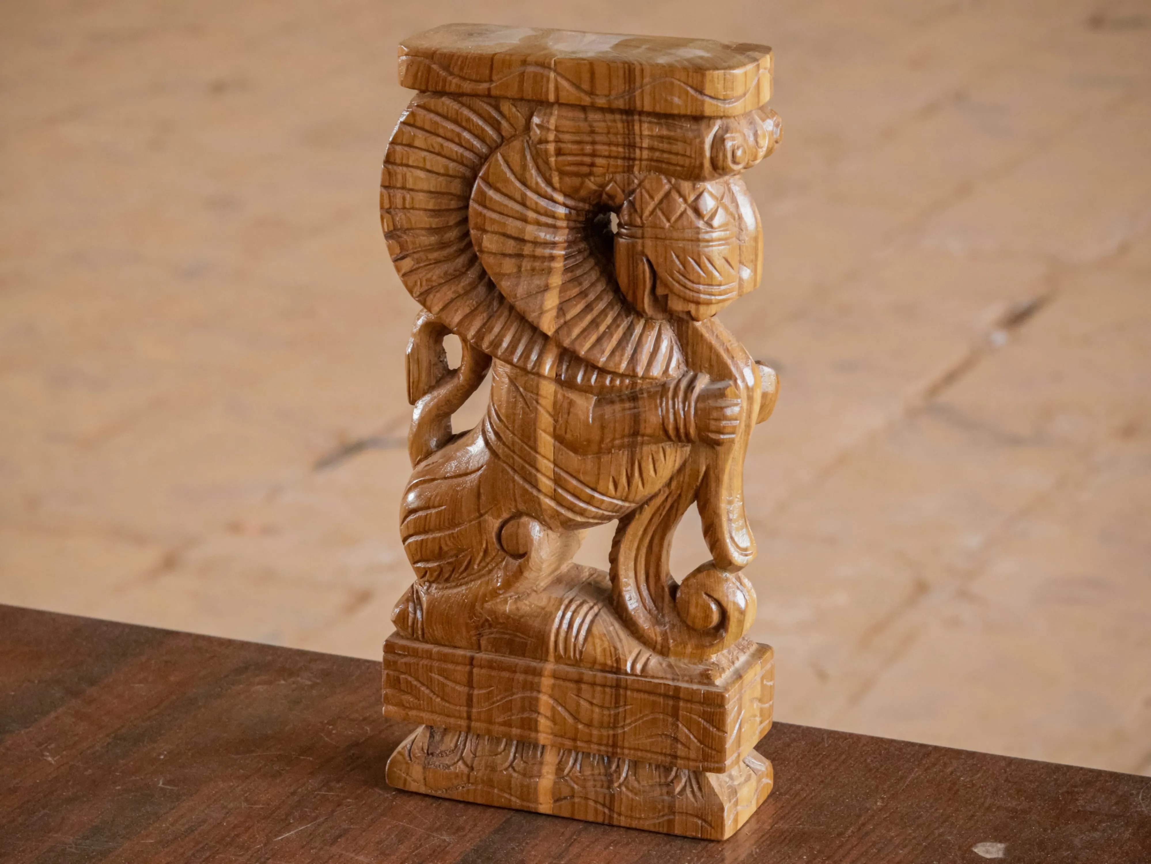 Wooden Majestic Yali Door Bracket